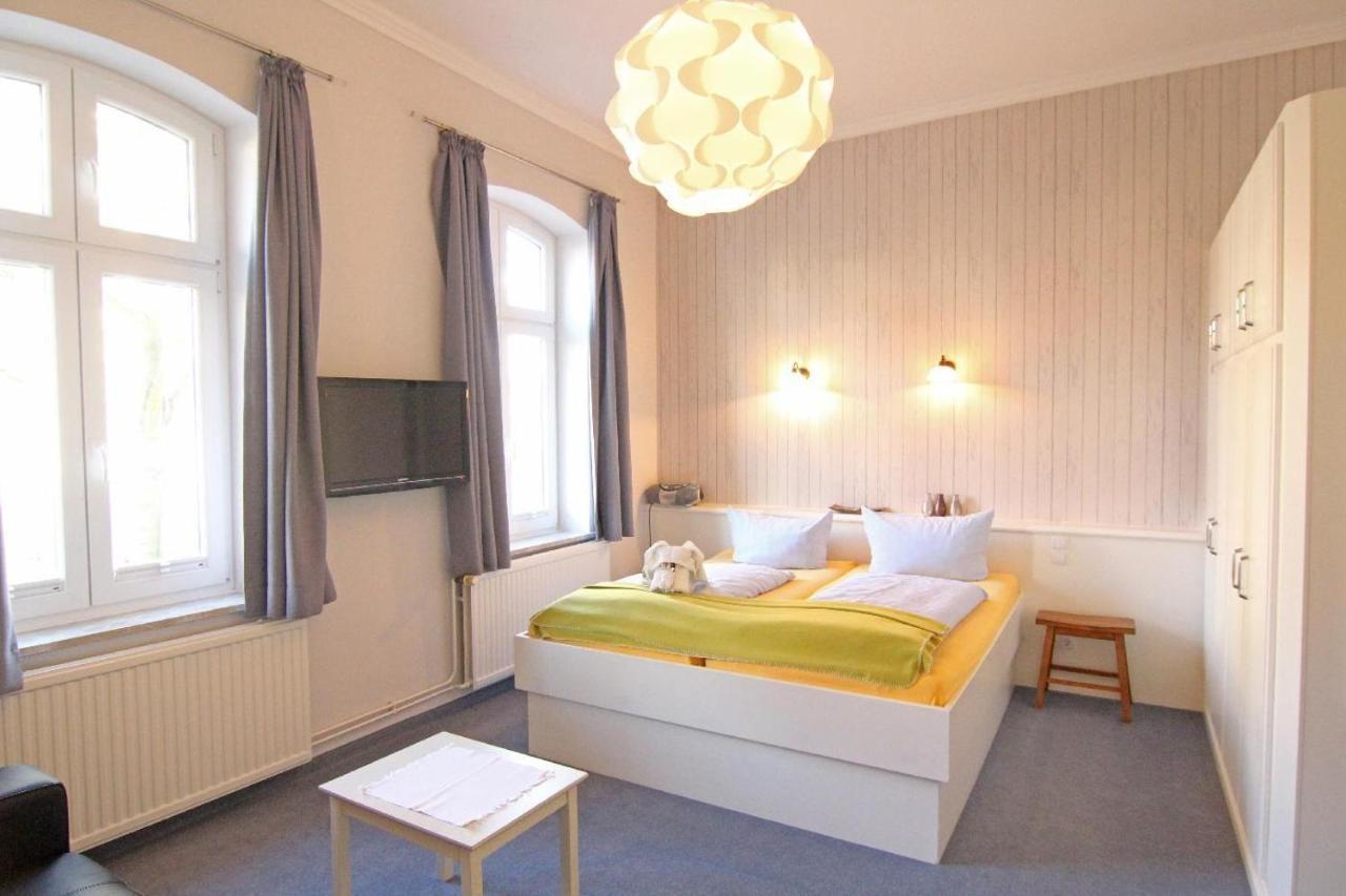 Kapitaenshaus-Lassen-Zimmer-Amistad Otel Westerland Dış mekan fotoğraf
